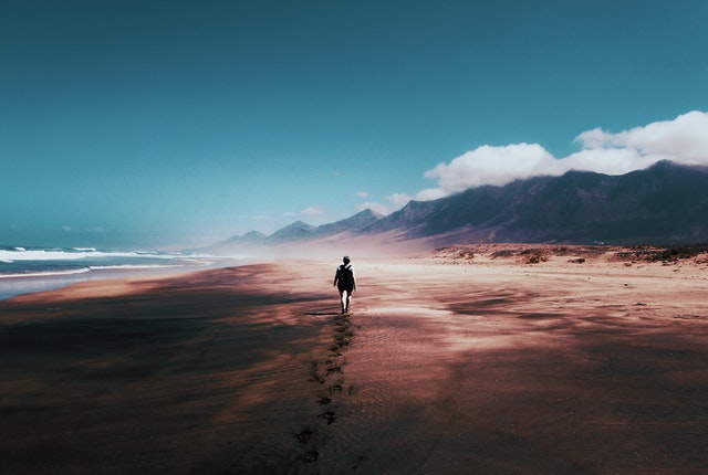 alone-beach-blue-skies-934718.jpg